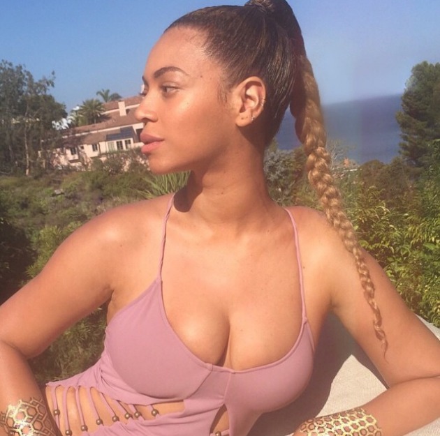 Beyoncé : elle exhibe ses seins sur Instagram