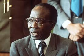 Enchères de livres de Senghor: vente "suspendue" en France pour des "négociations" avec l'État du Sénégal