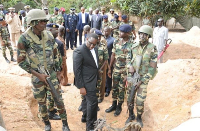 Macky Sall augmente les salaires dans l'Armée: Le Cemga émarge désormais à 5 millions Macky Sall augmente les salaires dans l'Armée: Le Cemga émarge désormais à 5 millions