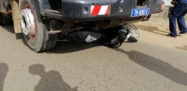 Une fille de 9 ans meurt après avoir été fauchée par un camion