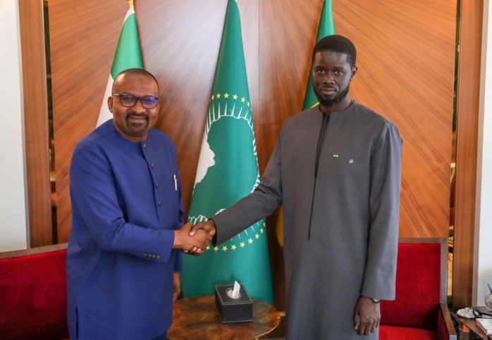 Palais: Le vice-président de la Sierra Leone, Mohamed Juldeh Jalloh reçu par le Président Diomaye Faye Palais: Le vice-président de la Sierra Leone, Mohamed Juldeh Jalloh reçu par le Président Diomaye Faye