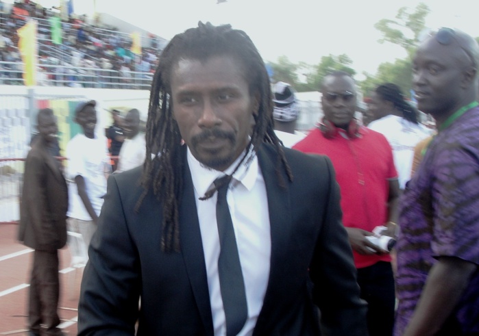 Coach des lions : Aliou Cissé sans salaire depuis mars 2015 Coach des lions : Aliou Cissé sans salaire depuis mars 2015