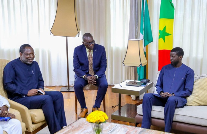 Nigeria : Bassirou Diomaye Faye reçoit le président de la Commission de la CEDEAO (Photos) Nigeria : Bassirou Diomaye Faye reçoit le président de la Commission de la CEDEAO (Photos)