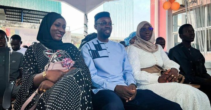 Sonko à Mélenchon sur la polygamie : «On ne nous empêchera pas de débarquer à Paris avec nos deux dames» Sonko à Mélenchon sur la polygamie : «On ne nous empêchera pas de débarquer à Paris avec nos deux dames»