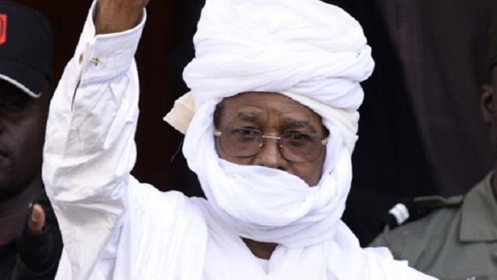 Procès de l'ancien Président Tchadien: déjà des incidents Habré traite les juges de "traîtres" et crie "Allah Akbar..." Procès de l'ancien Président Tchadien: déjà des incidents Habré traite les juges de "traîtres" et crie "Allah Akbar..."