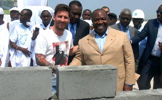 Gabon : Messi participe à la pose de la première pierre d'un stade