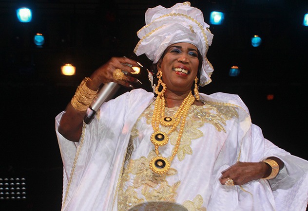 FATICK- Kiné Lam chante pour Macky. La griotte de Wade chercherait-elle une prairie plus grasse?