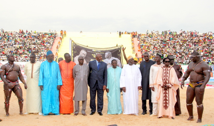 Guerre des télévisions : Bécaye M'baye et Malick Thiandoum se donnent en spectacle Guerre des télévisions : Bécaye M'baye et Malick Thiandoum se donnent en spectacle