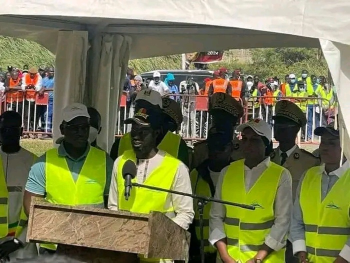 Bassirou Diomaye Faye appelle à faire de la journée nationale de nettoiement ”un défi permanent” Bassirou Diomaye Faye appelle à faire de la journée nationale de nettoiement ”un défi permanent”