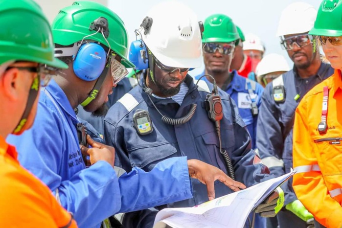 Bassirou Diomaye Faye a assisté à la production des premiers barils de pétrole sur la plateforme Sangomar (officiel) Bassirou Diomaye Faye a assisté à la production des premiers barils de pétrole sur la plateforme Sangomar (officiel)