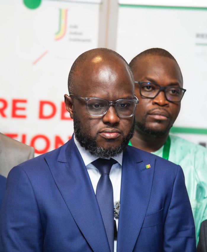 Transports : "le Sénégal perd annuellement 900 milliards de FCFA, soit 6% de son PIB en raison des dysfonctionnements" (2022) Transports : "le Sénégal perd annuellement 900 milliards de FCFA, soit 6% de son PIB en raison des dysfonctionnements" (2022)
