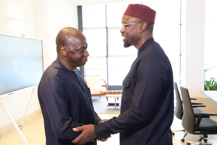 Réunion de travail entre le Premier ministre Ousmane Sonko et Ousmane Diagana de la Banque Mondiale Réunion de travail entre le Premier ministre Ousmane Sonko et Ousmane Diagana de la Banque Mondiale