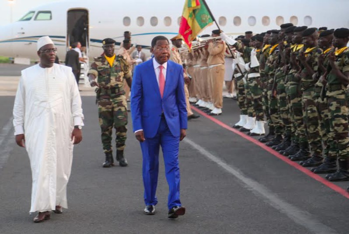 Macky Sall  à Abuja pour présenter un projet de sortie de crise!