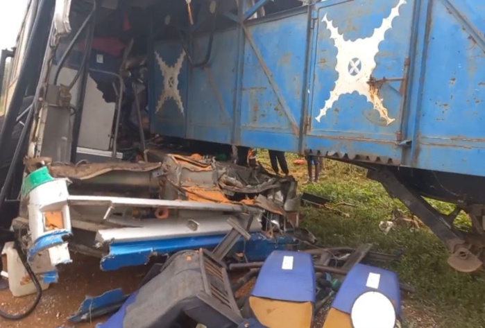 Accident mortel à Maka Bragueye (Louga ) : un mort et 24 blessés, dont 11 dans un état grave Accident mortel à Maka Bragueye (Louga ) : un mort et 24 blessés, dont 11 dans un état grave