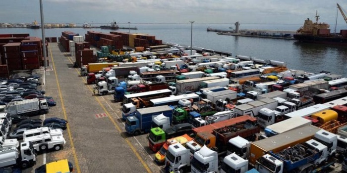 Port de Dakar : la Douane réclame plus de 800 milliards F Cfa à... Port de Dakar : la Douane réclame plus de 800 milliards F Cfa à...