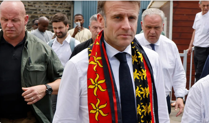 À Mayotte, Emmanuel Macron perd son sang-froid face à des Mahorais en colère À Mayotte, Emmanuel Macron perd son sang-froid face à des Mahorais en colère
