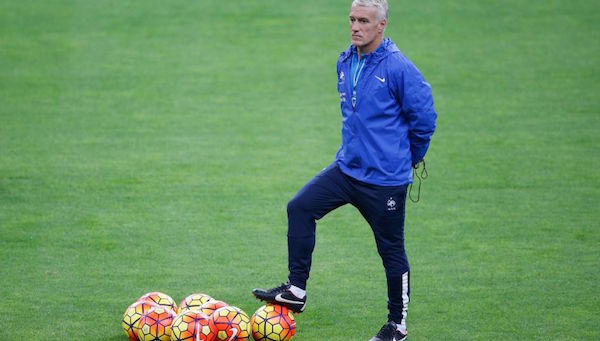 Attentats à Paris : "Certains joueurs de l'équipe de France ne veulent pas continuer le stage"