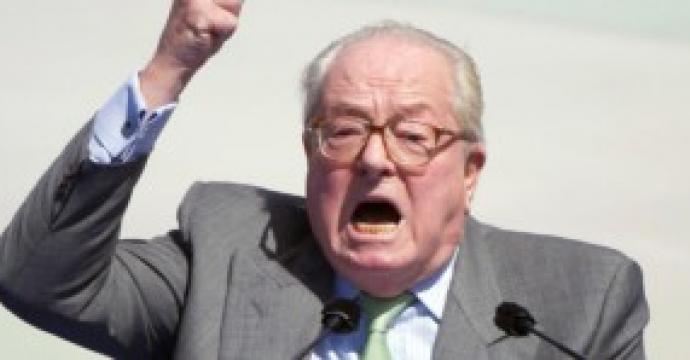 Jean-Marie Le Pen: "Une bombe atomique sur l’Afrique, et fini les morts en Méditerranée"
