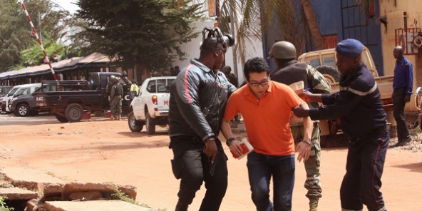Mali : deux groupes terroristes ont revendiqué l’attaque du Radisson de Bamako, l’enquête se poursuit
