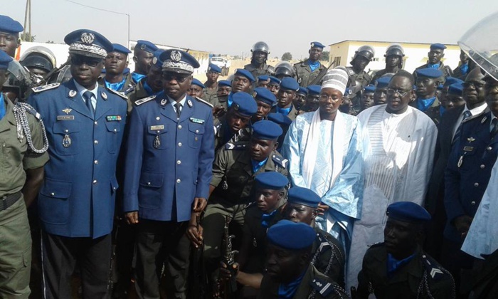 Sécurité : Macky Sall inaugure l’escadron de gendarmerie de Touba Sécurité : Macky Sall inaugure l’escadron de gendarmerie de Touba