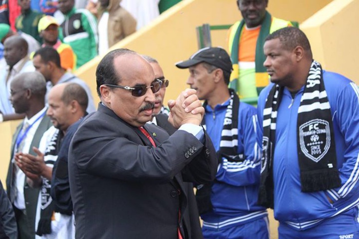 Le président mauritanien montre sa toute-puissance lors d’un match de football Le président mauritanien Mohamed Ould Abdel Aziz a interrompu avant terme la Supercoupe locale opposant le club de football Tevragh Zeina à l’ACS Ksar près de Nouadhibou.