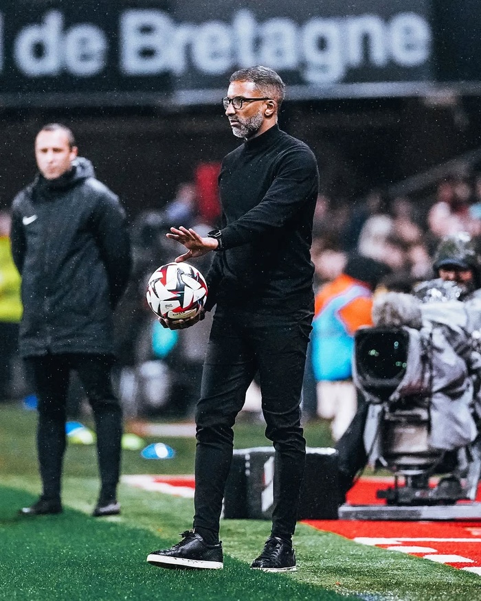 Ligue 1 : Habib Beye, l'homme du renouveau du Stade Rennais ! Ligue 1 : Habib Beye, l'homme du renouveau du Stade Rennais !