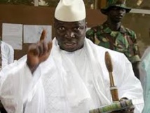 Jammeh annule le port de foulard “par amour pour la femme gambienne”