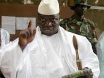 Jammeh annule le port de foulard “par amour pour la femme gambienne” Jammeh annule le port de foulard “par amour pour la femme gambienne”
