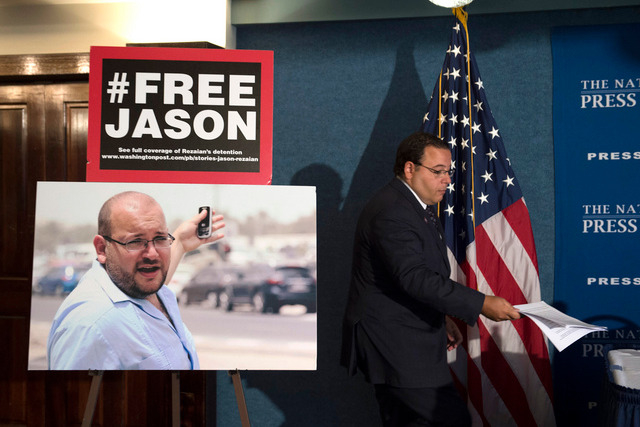 L'Iran libère quatre prisonniers bi-nationaux dans le cadre d'un échange Jason Rezaian, le journaliste irano-américain du Washington Post ferait partie des prisonniers libérés