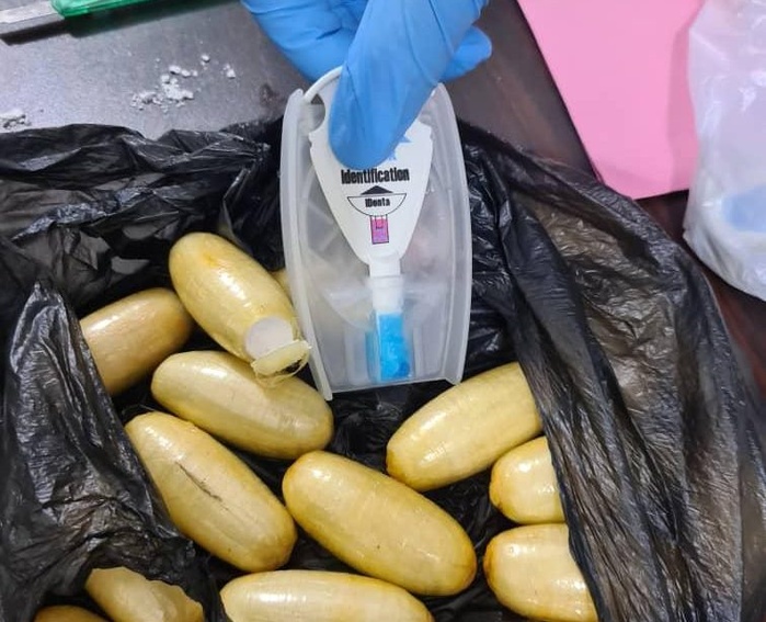 Trafic de drogue : 12 boulettes de cocaïne saisies sur un ressortissant étranger à Dakar Trafic de drogue : 12 boulettes de cocaïne saisies sur un ressortissant étranger à Dakar