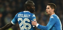 Lazio-Naples interrompue à cause de cris racistes contre Kalidou Koulibaly Lazio-Naples interrompue à cause de cris racistes contre Kalidou Koulibaly
