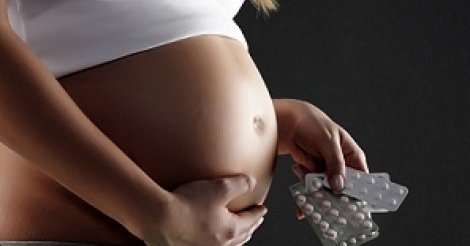 Le paracétamol pendant la grossesse favoriserait l'asthme chez l'enfant