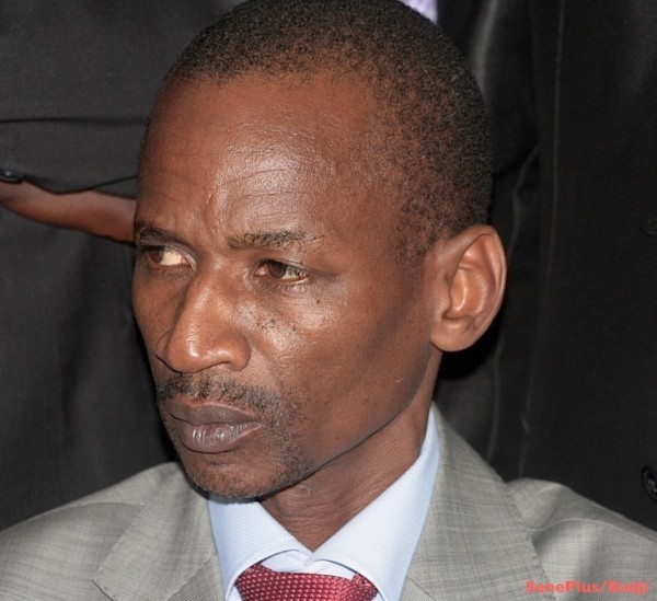 Wakhinane Nimzatt en phase avec le président Macky Sall sur sa décision de se conformer au CC