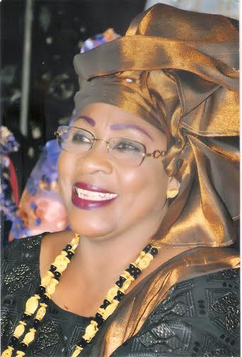 Question à mes compatriotes : Qui est ce Monsieur qui se fait appeler Idrissa Seck et qui se permet de donner des leçons de morale et d’éthique à Monsieur le Président de la République Macky Sall ? (par Fatou Faty)