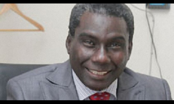 Cette grosse banane du Dg du Port autonome de Dakar n'est rien, comparée au large sourire des populations bénéficiaires de la RSE