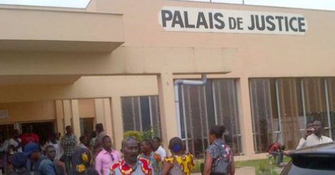 Apologie du terrorisme, incitation à la désobéissance militaire