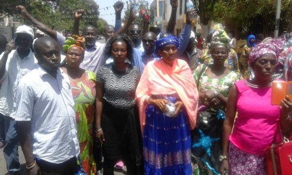 Gambie : Les manifestations reprennent à Banjul, le pouvoir durcit le ton