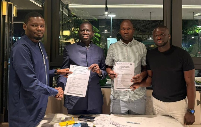 Moment historique de fraternité et d’engagement avec nos compatriotes sénégalais établis à Guangzhou. Moment historique de fraternité et d’engagement avec nos compatriotes sénégalais établis à Guangzhou.