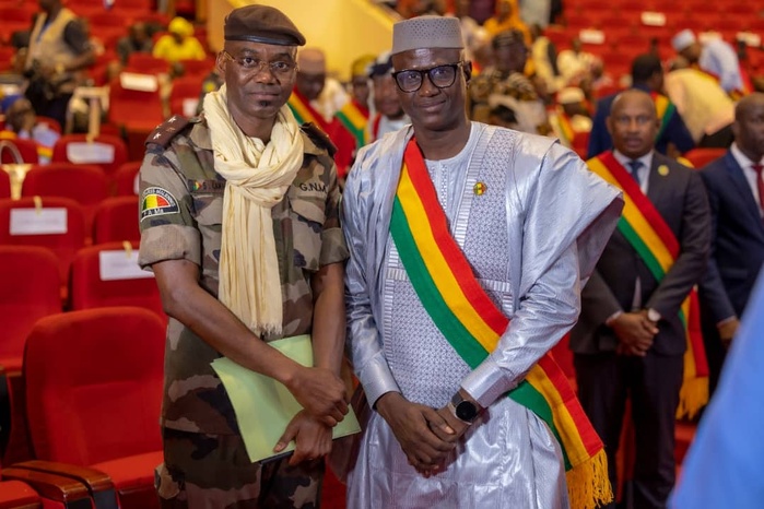 Hommage à Feu Sadio CAMARA : Le Jeune frère Ministre Tout Militaire Hommage à Feu Sadio CAMARA : Le Jeune frère Ministre Tout Militaire