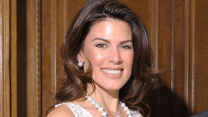 Un divorce à 340 millions pour un ex-mannequin Christina Estrada, 54 ans, est séparée de son mari , un cheikh saoudien, après 13 ans de mariage.