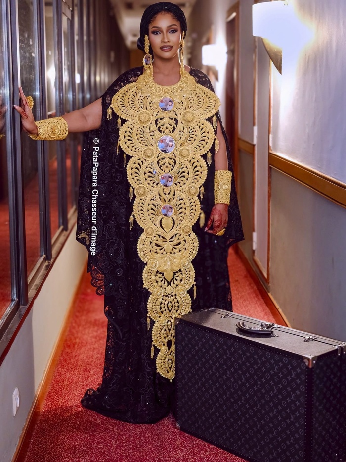 Mariage XXL à 3 milliards FCFA : Qui sont Oumou Sininta et Seydou Diallo, le couple phénomène qui intrigue tout un continent ? Mariage XXL à 3 milliards FCFA : Qui sont Oumou Sininta et Seydou Diallo, le couple phénomène qui intrigue tout un continent ?
