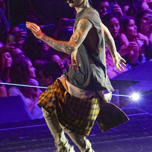 Scandale : Justin Bieber complètement bourré et en playback sur scène