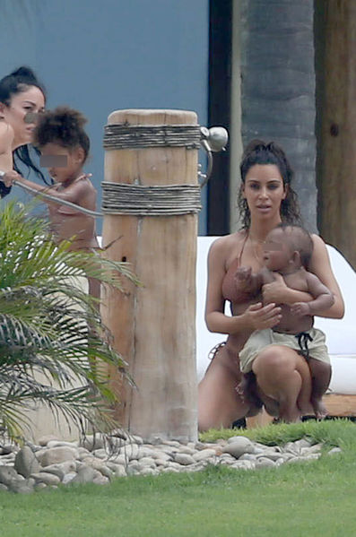 Kim Kardashian utilise un sosie pour échapper aux paparazzi