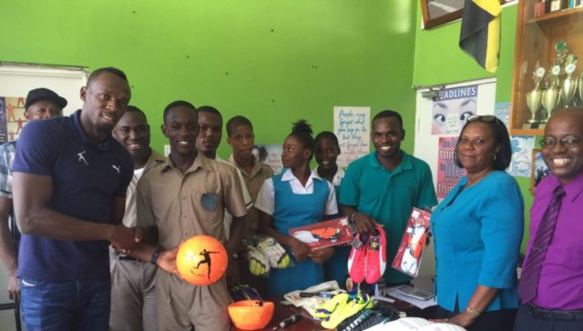 Le Geste extraordinaire de Bolt : Il donne la totalité de ses gains de RIO (20 millions de dollars) à l'école où il a fait ses études en Jamaïque