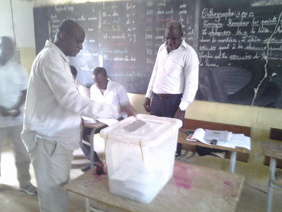 L'élection du Haut Conseil des Collectivités territoriales, Le Ministre Benoit Sambou accomplit son devoir citoyen à Ziguinchor.