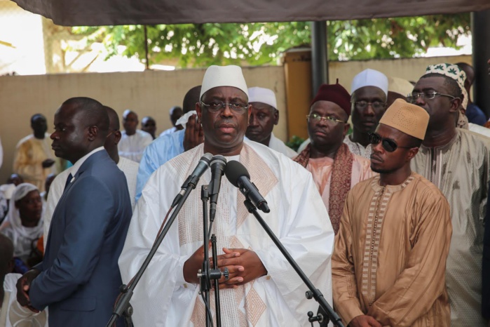Macky Sall à la levée du corps de Me Mbaye Jacques Diop : " Le Sénégal a perdu un digne fils (...) Ce qui me liait à Me Mbaye Jacques Diop "