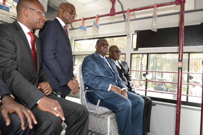 BUS DDD : Macky Sall veut des places réservées aux personnes à mobilité réduite