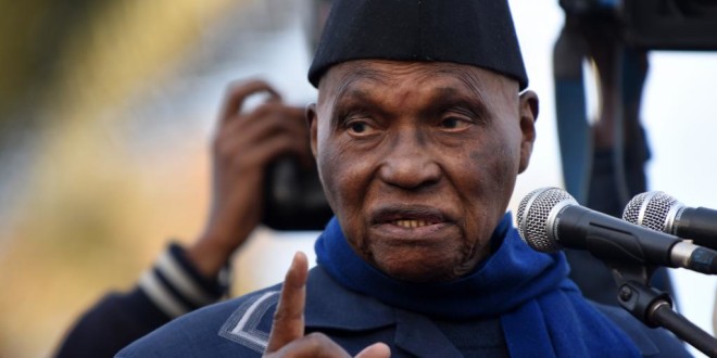 Wade adresse une lettre d’avertissement à Farba Senghor