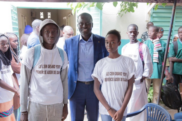 Cheikh Bakhoum prime les meilleurs élèves de Grand-Yoff