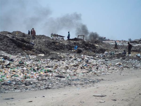 Mbeubeuss : Abdoulaye Diouf Sarr accueilli avec des pancartes